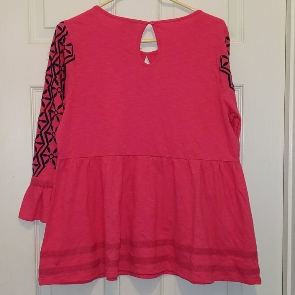 Crown & Ivy hot pink and black top Sz M NWOT - Picture 5 of 5